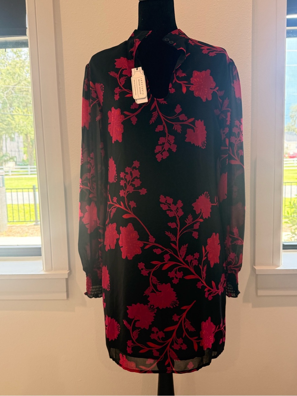 Sanctuary Black Long Sleeve Shift Dress with Red Floral Print